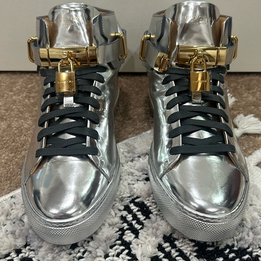 NEVER BEEN WORN 2024 100 MM METALLIC SILVER BUSCEMI HIGH TOPS • SIZE: 41 / US: 8